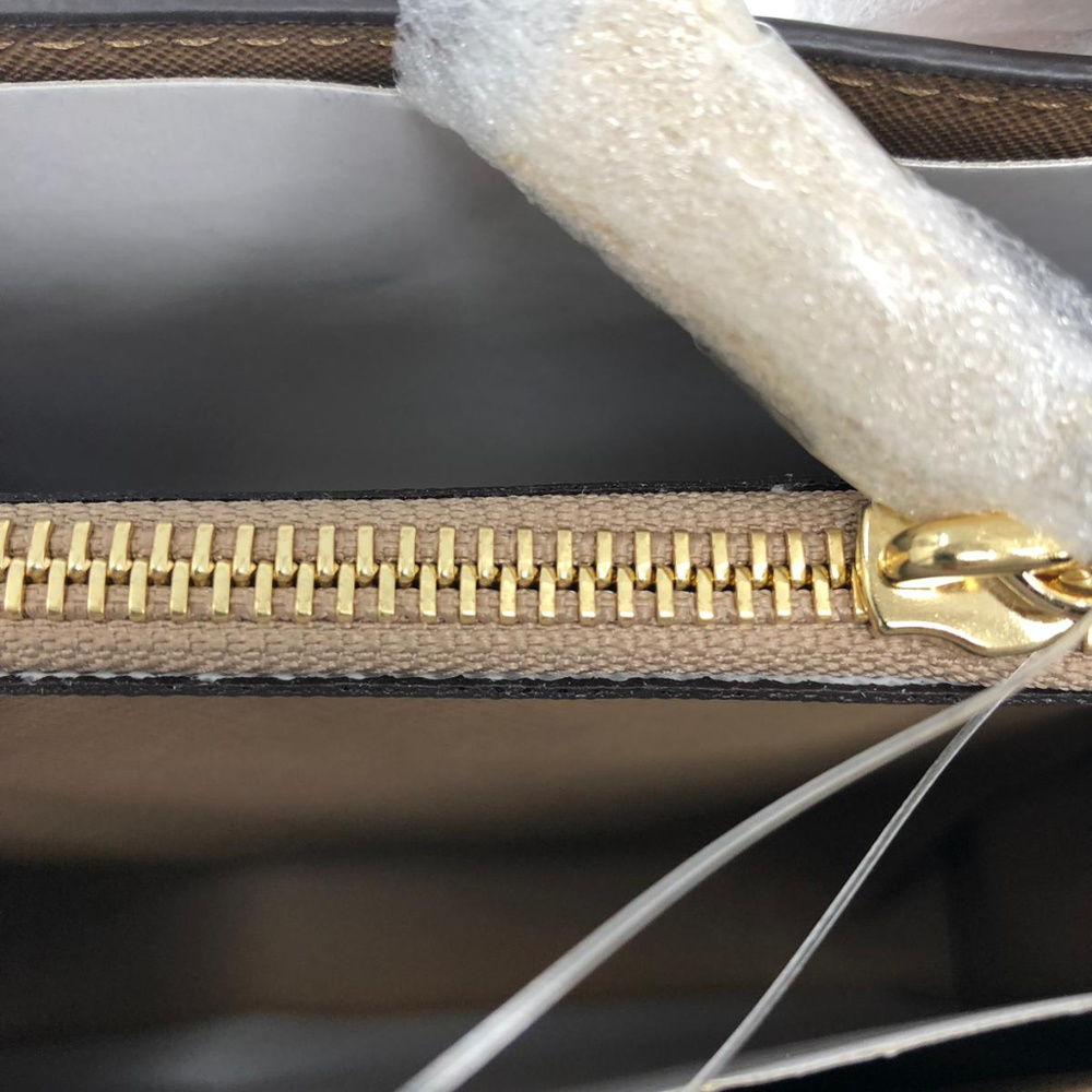 MICHAEL Michael Kors Women's Mercer Messenger - Picture 7 of 7